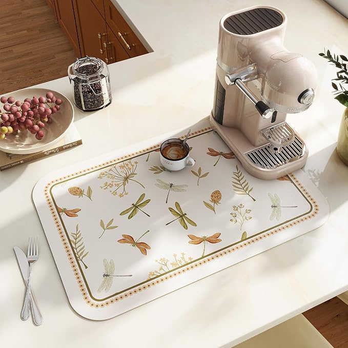 ISAENNE Dragonfly Print PVC Placemats Set of 6,Rectangular Green Placemat, Waterproof and Heat-Resistant Floral Pattern,Decoration for Kitchen,Dinning,Parties, Holiday,12"*17"